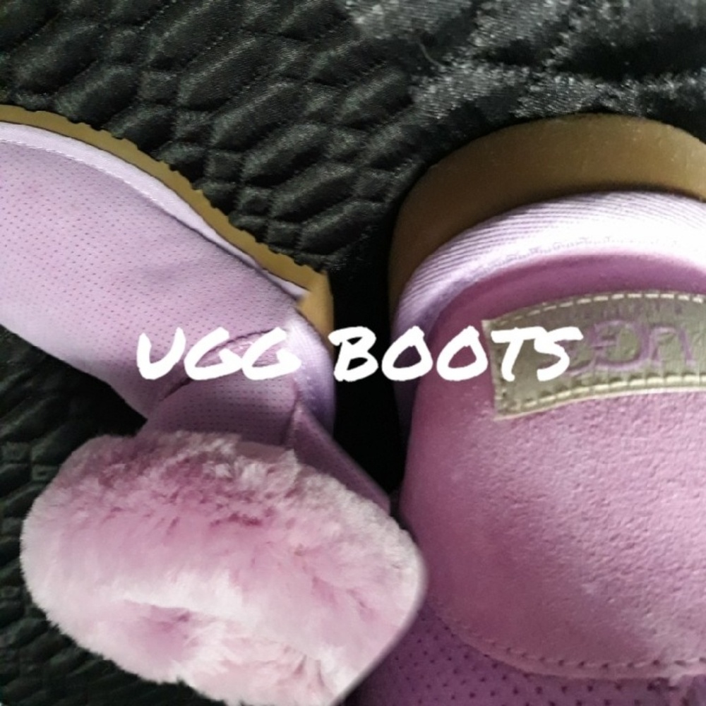 NWOB Ugg boots pink buy and get another 50% off!